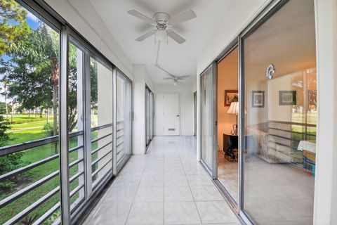 Tiny photo for 3810 Via Poinciana #206, Lake Worth, FL 33467 (MLS # B26001162)