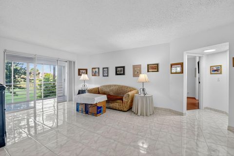 Tiny photo for 3810 Via Poinciana #206, Lake Worth, FL 33467 (MLS # B26001162)