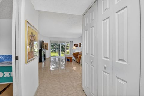 Tiny photo for 3810 Via Poinciana #206, Lake Worth, FL 33467 (MLS # B26001162)