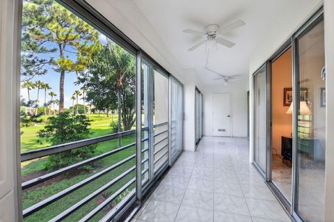Tiny photo for 3810 Via Poinciana #206, Lake Worth, FL 33467 (MLS # B26001162)