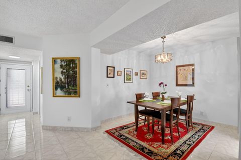 Tiny photo for 3810 Via Poinciana #206, Lake Worth, FL 33467 (MLS # B26001162)