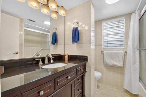 Tiny photo for 3810 Via Poinciana #206, Lake Worth, FL 33467 (MLS # B26001162)