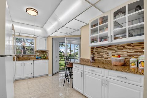 Tiny photo for 3810 Via Poinciana #206, Lake Worth, FL 33467 (MLS # B26001162)