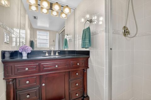 Tiny photo for 3810 Via Poinciana #206, Lake Worth, FL 33467 (MLS # B26001162)