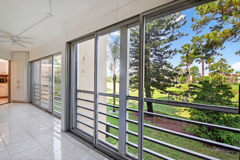 Tiny photo for 3810 Via Poinciana #206, Lake Worth, FL 33467 (MLS # B26001162)