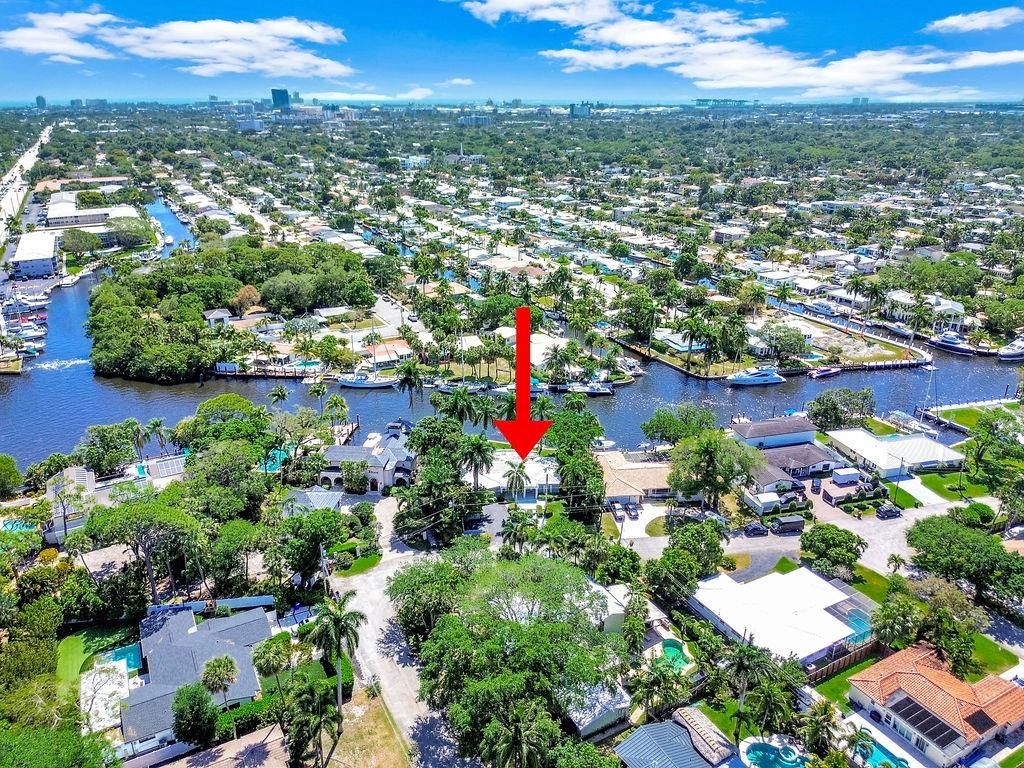 Photo of 1260 SW 14th Ave, Fort Lauderdale, FL 33312 (MLS # F10533412)
