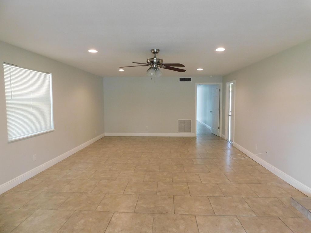 Photo of 5007 Star Avenue, Fort Pierce, FL 34982 (MLS # R11021314)