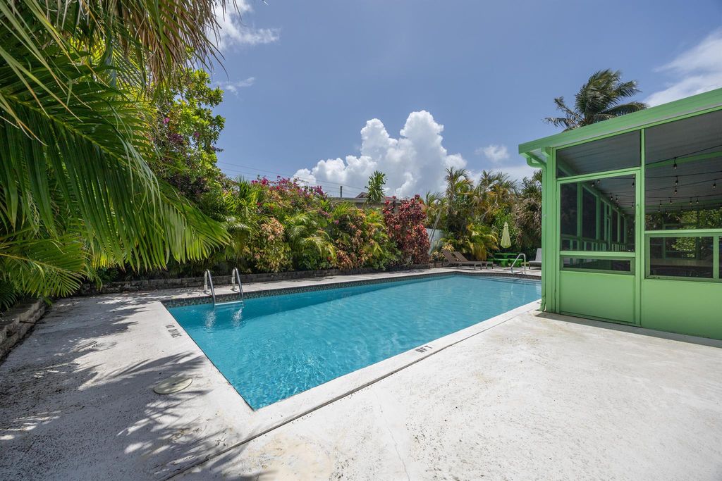 Photo of 815 Green Street, West Palm Beach, FL 33405 (MLS # R11101350)
