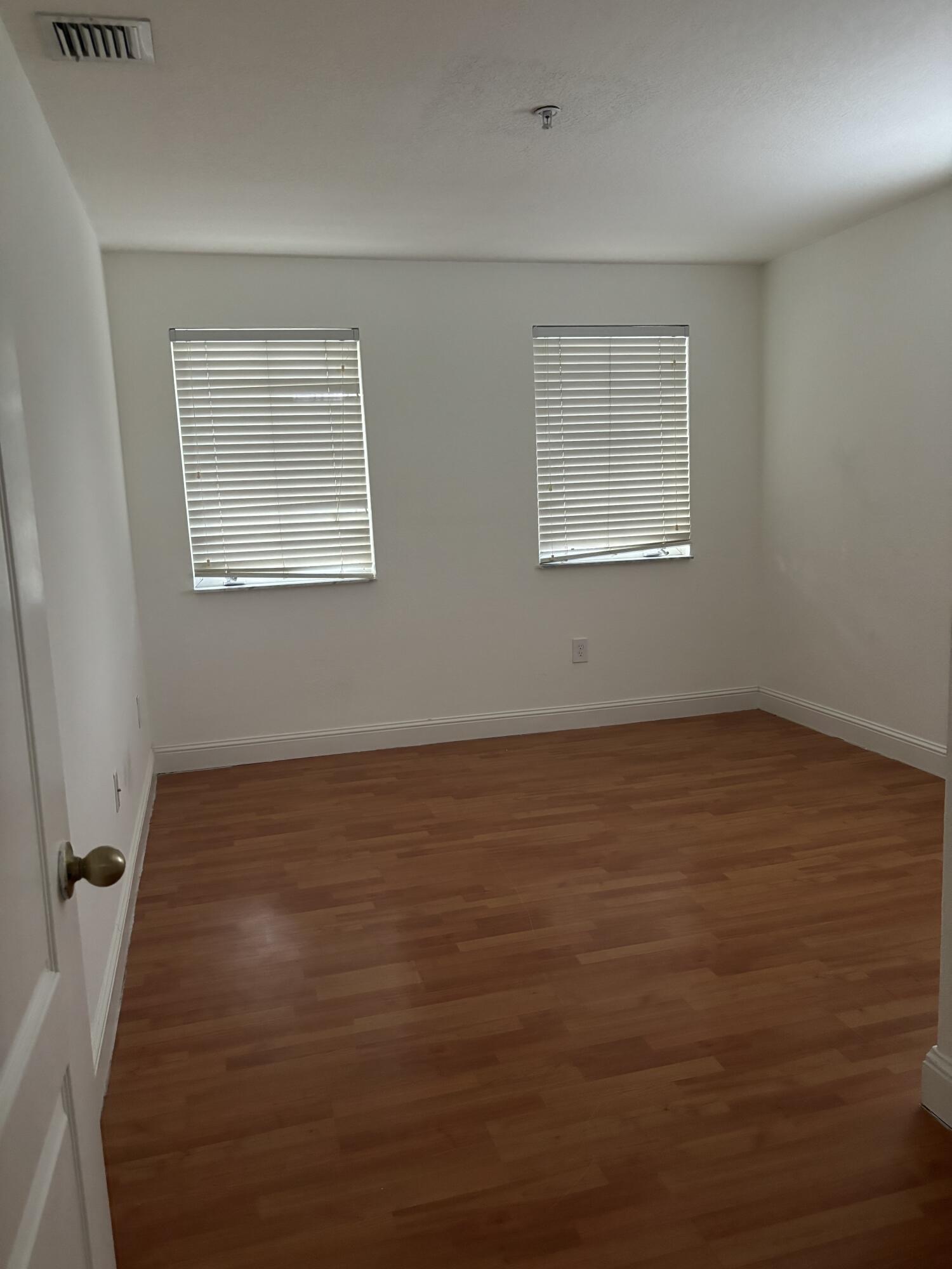 COURTYARDS THREE CONDO - Residential