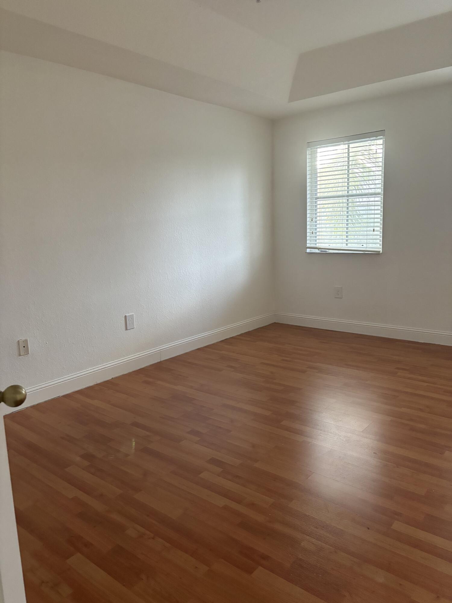 COURTYARDS THREE CONDO - Residential