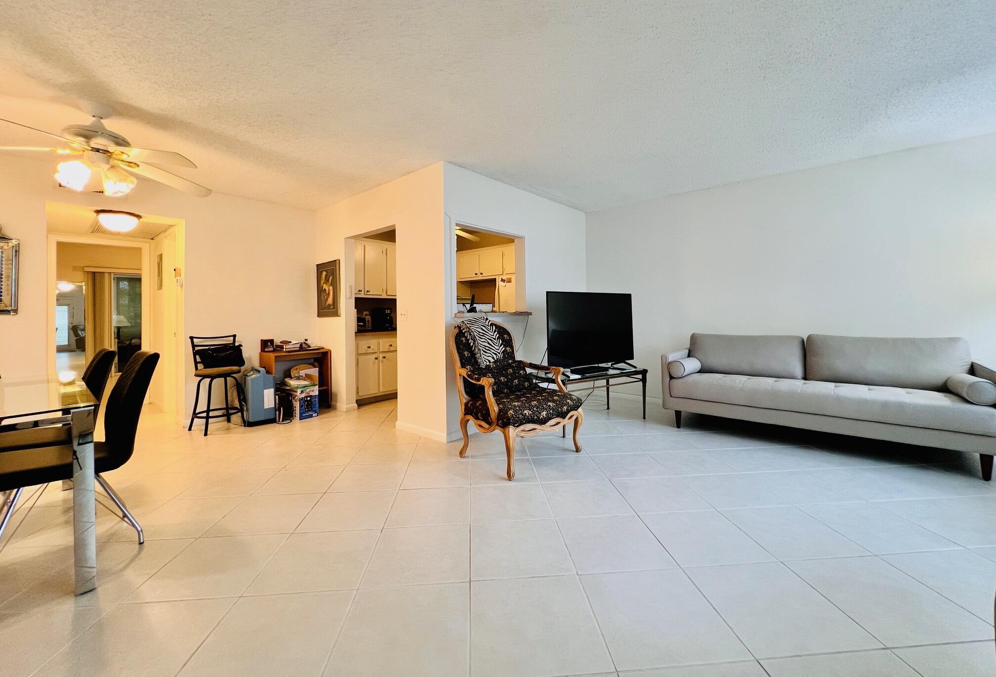 123 Southampton B, West Palm Beach, FL, 33417/$82,500 1 123 Southampton B