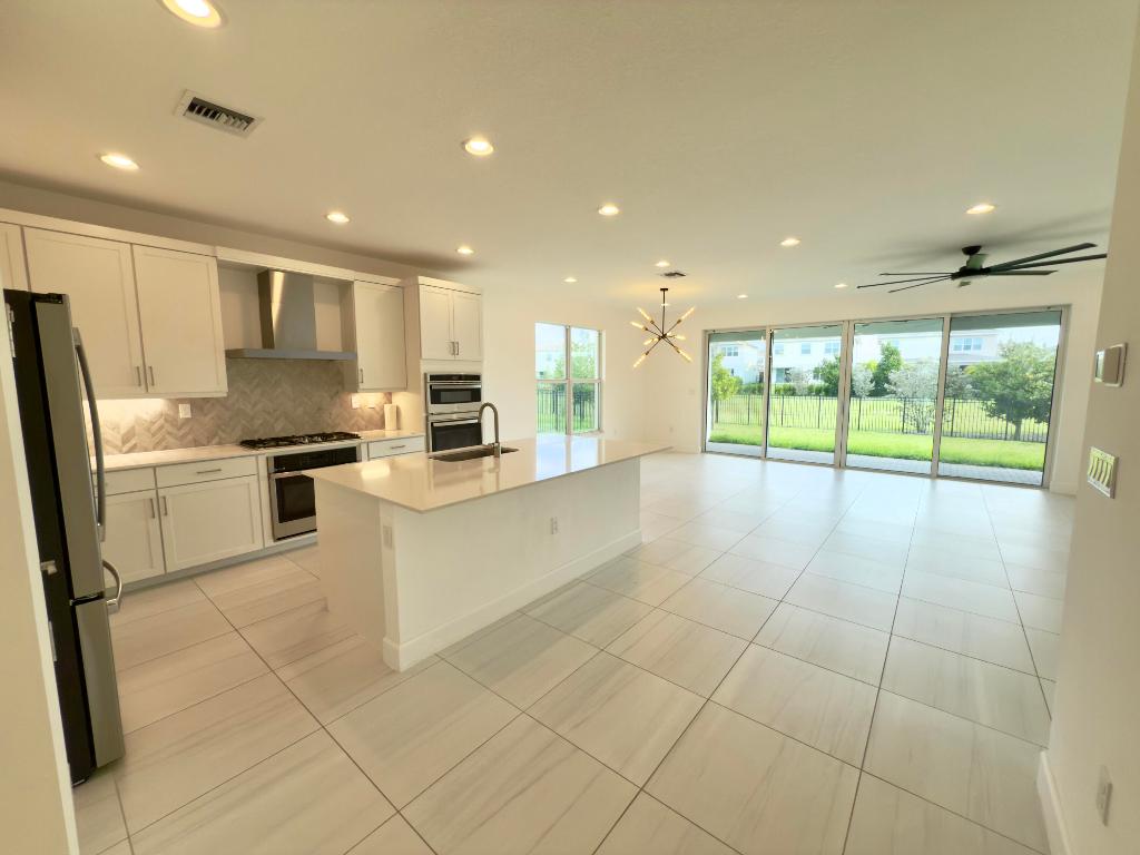 ARDEN PUD POD G SOUTH - Residential Lease