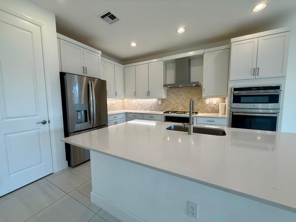 ARDEN PUD POD G SOUTH - Residential Lease