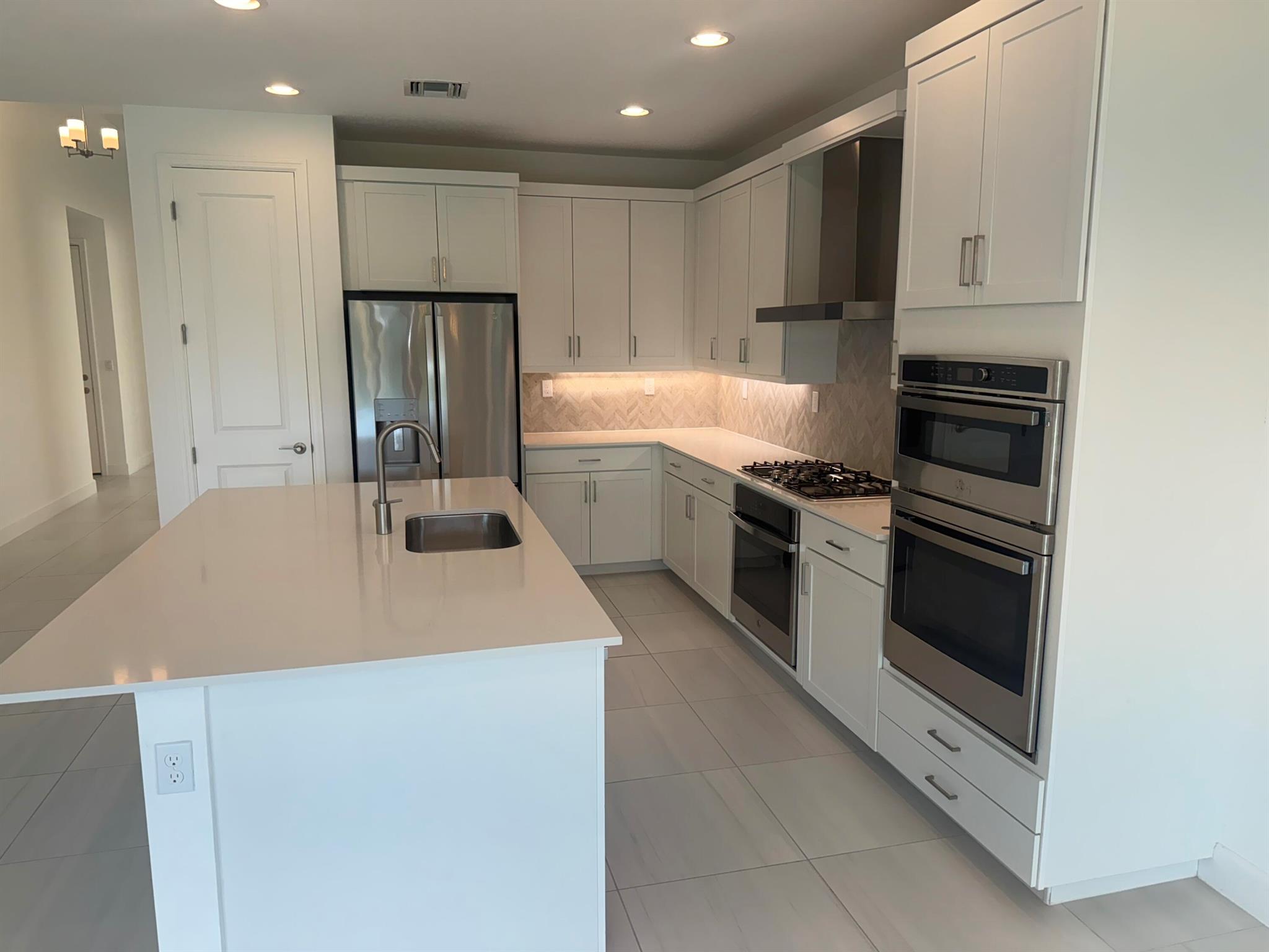 ARDEN PUD POD G SOUTH - Residential Lease