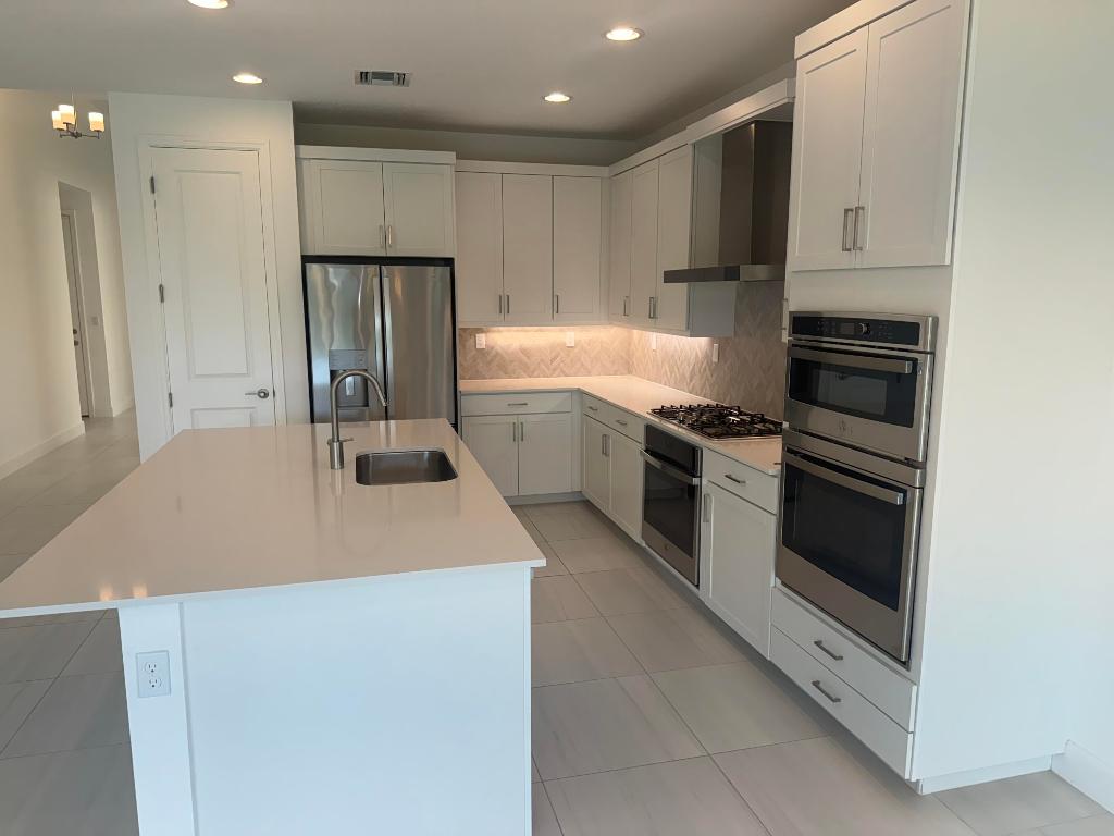 ARDEN PUD POD G SOUTH - Residential Lease