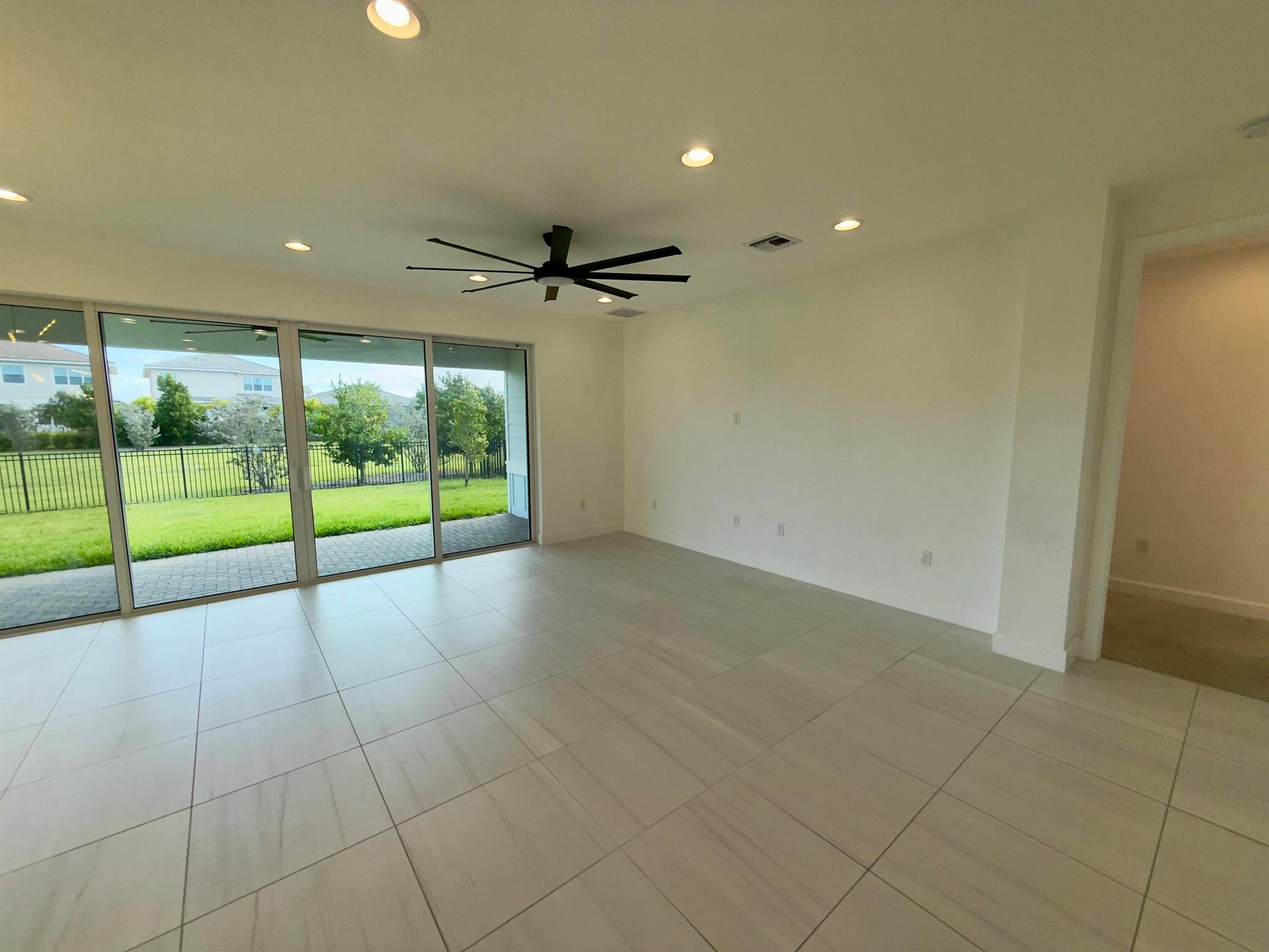 ARDEN PUD POD G SOUTH - Residential Lease