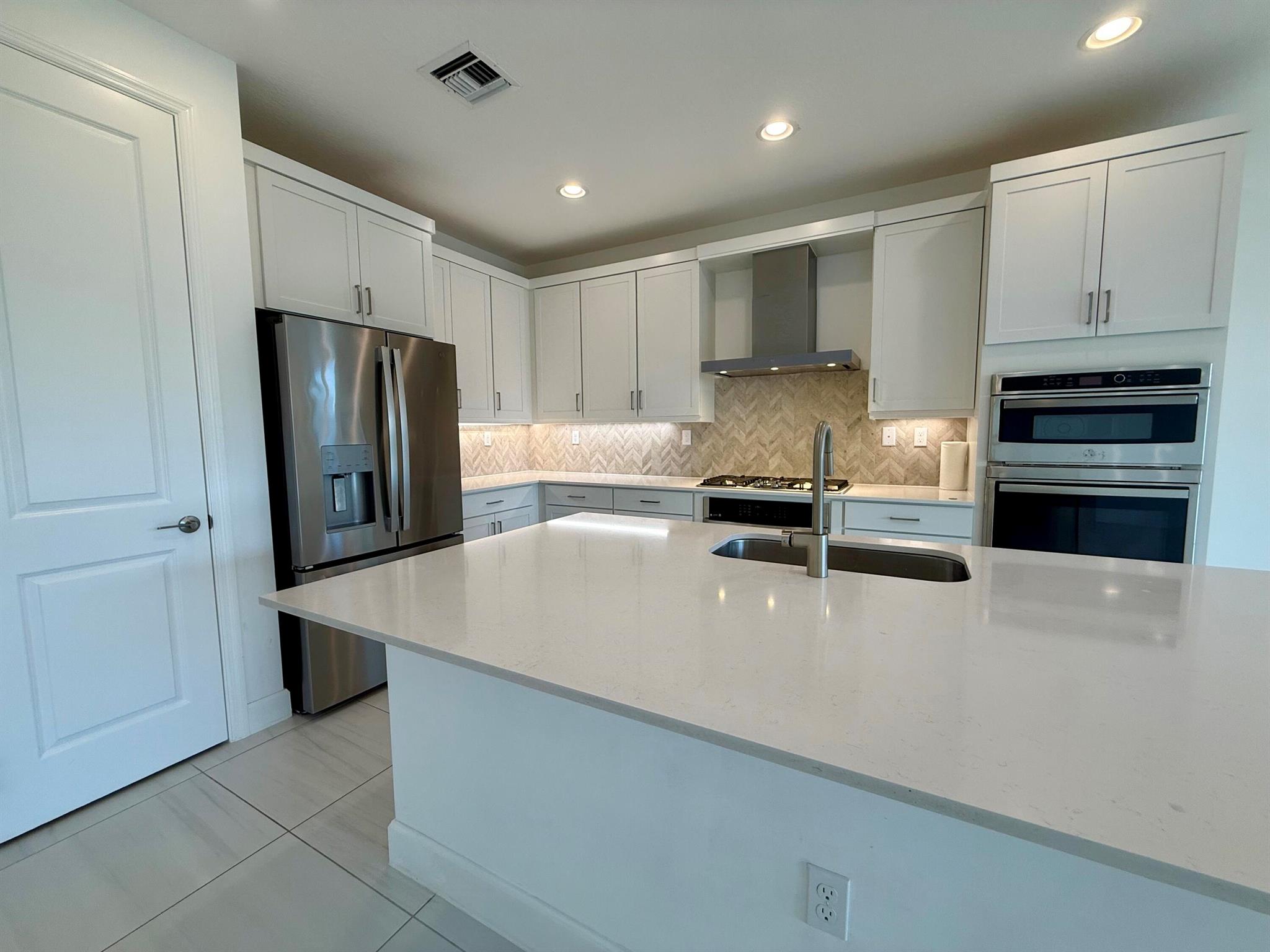 ARDEN PUD POD G SOUTH - Residential Lease