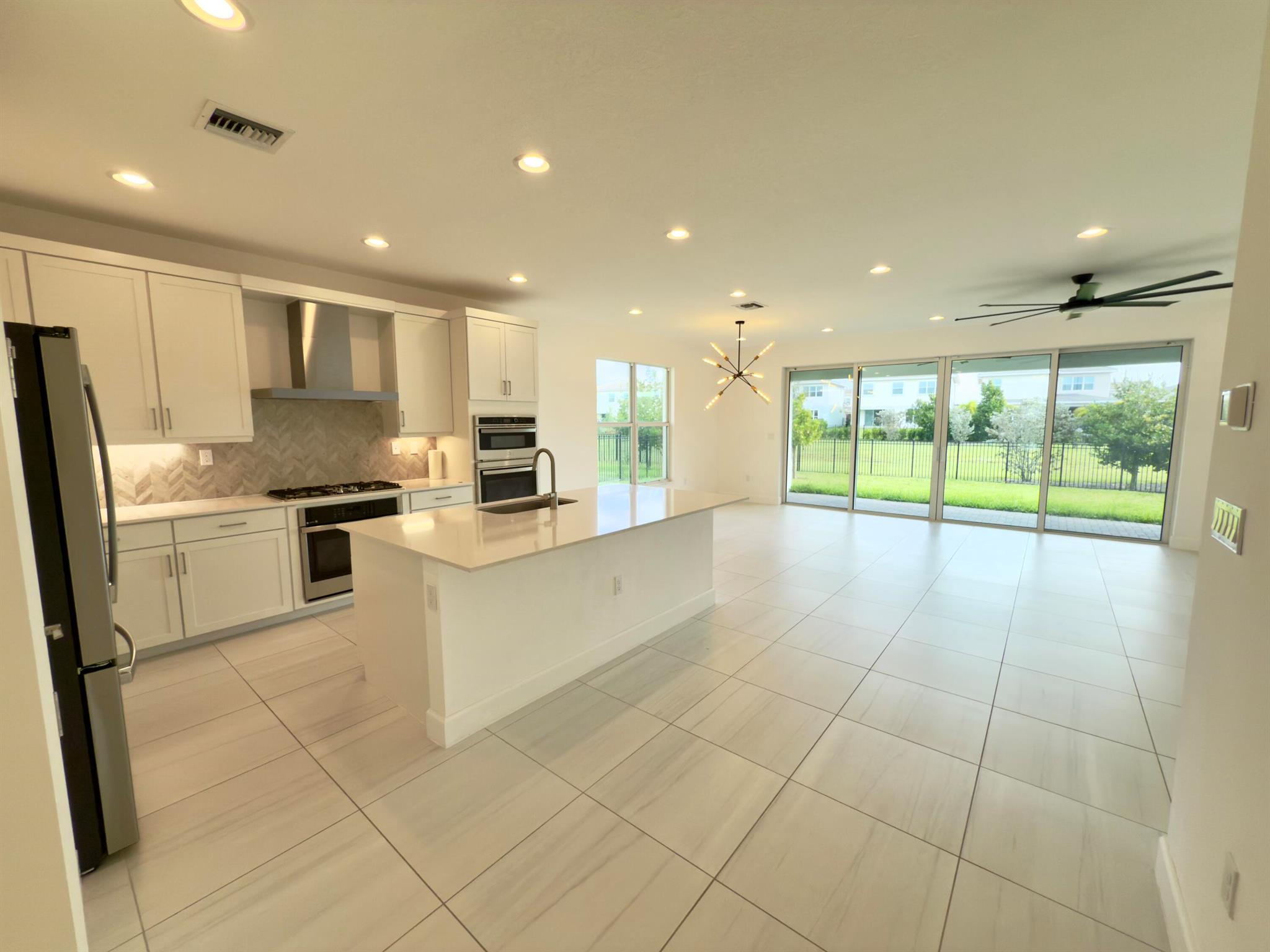 ARDEN PUD POD G SOUTH - Residential Lease