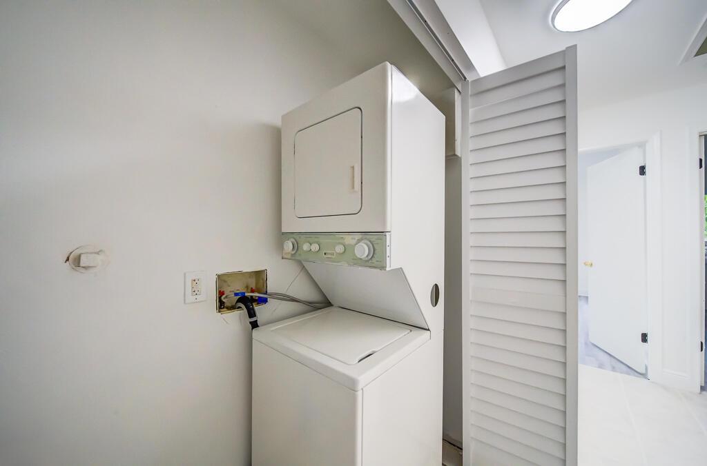 MIL LAKE ESTATES 3 - Residential