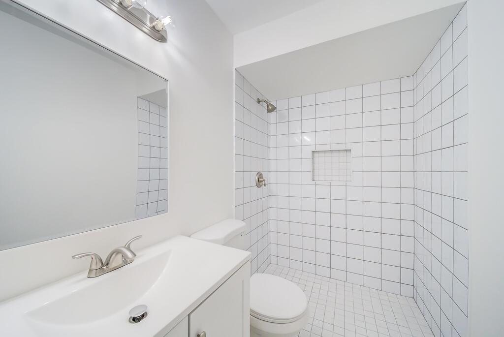 MIL LAKE ESTATES 3 - Residential