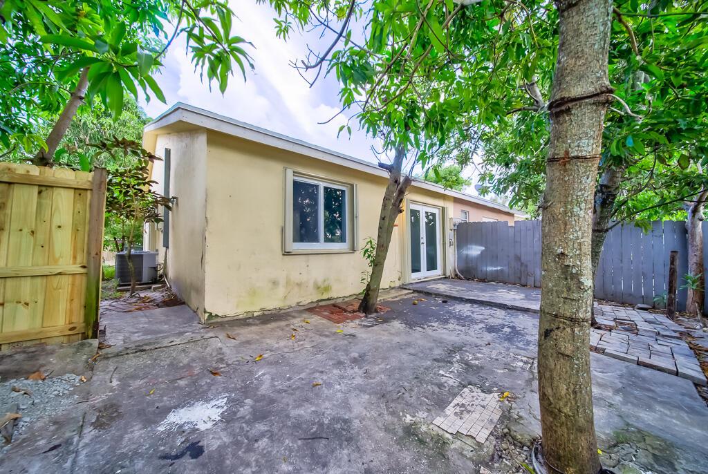 MIL LAKE ESTATES 3 - Residential