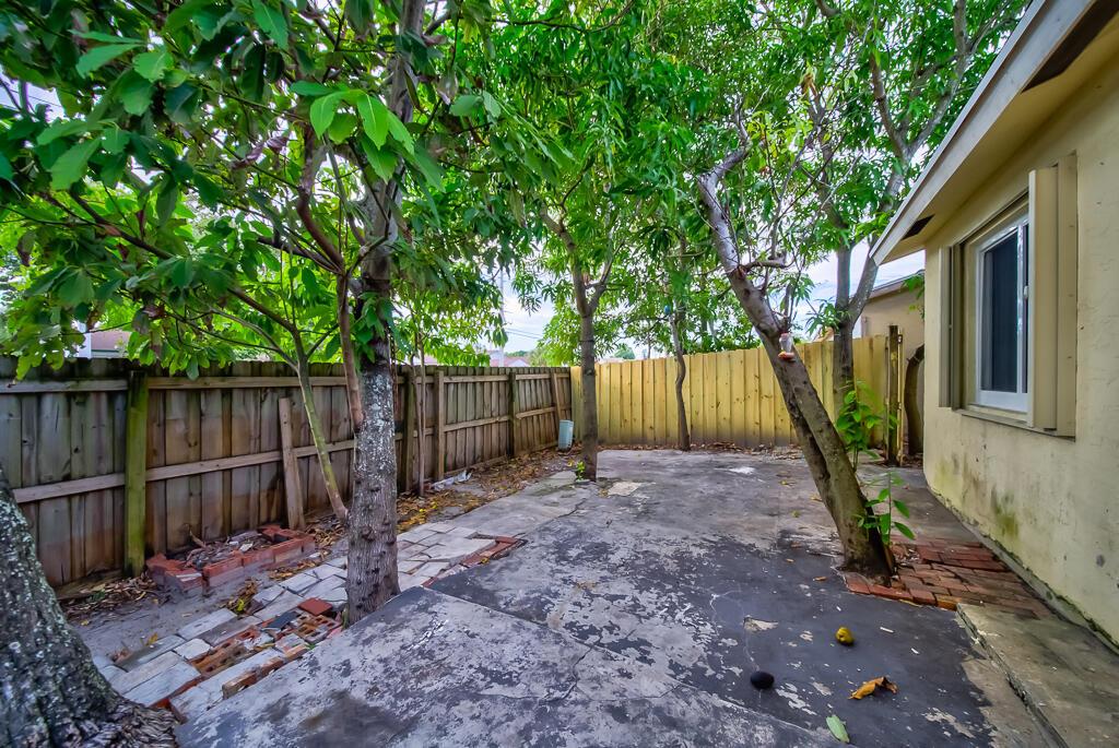 MIL LAKE ESTATES 3 - Residential