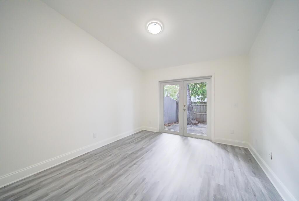 MIL LAKE ESTATES 3 - Residential