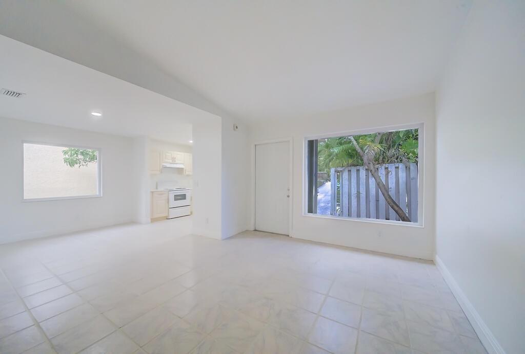 MIL LAKE ESTATES 3 - Residential