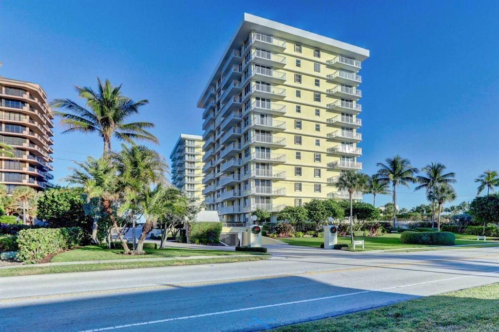 Photo of 500 Ocean Drive #E-3-B, Juno Beach, FL 33408 (MLS # R10705297)
