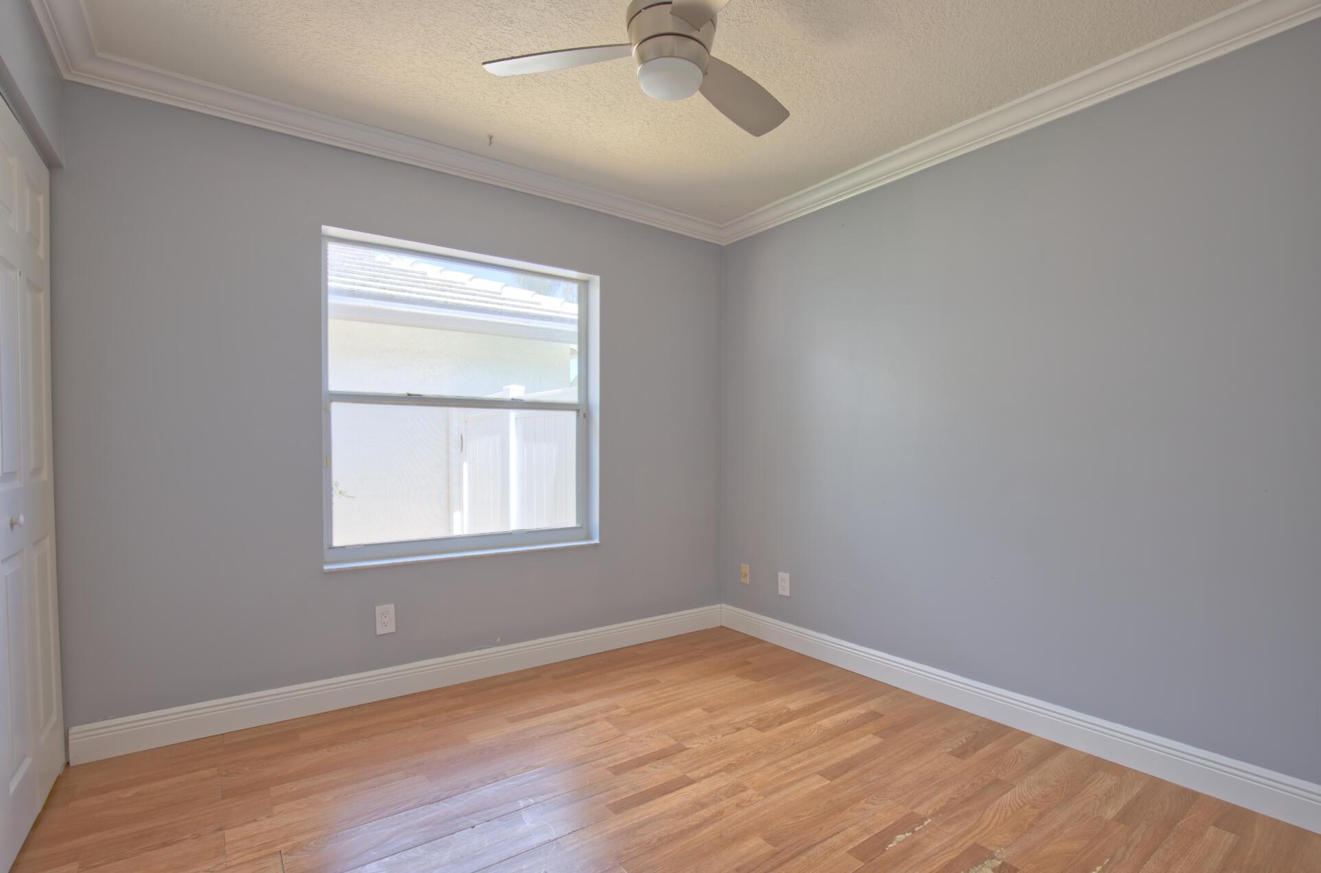 Lawrence Oaks - Residential