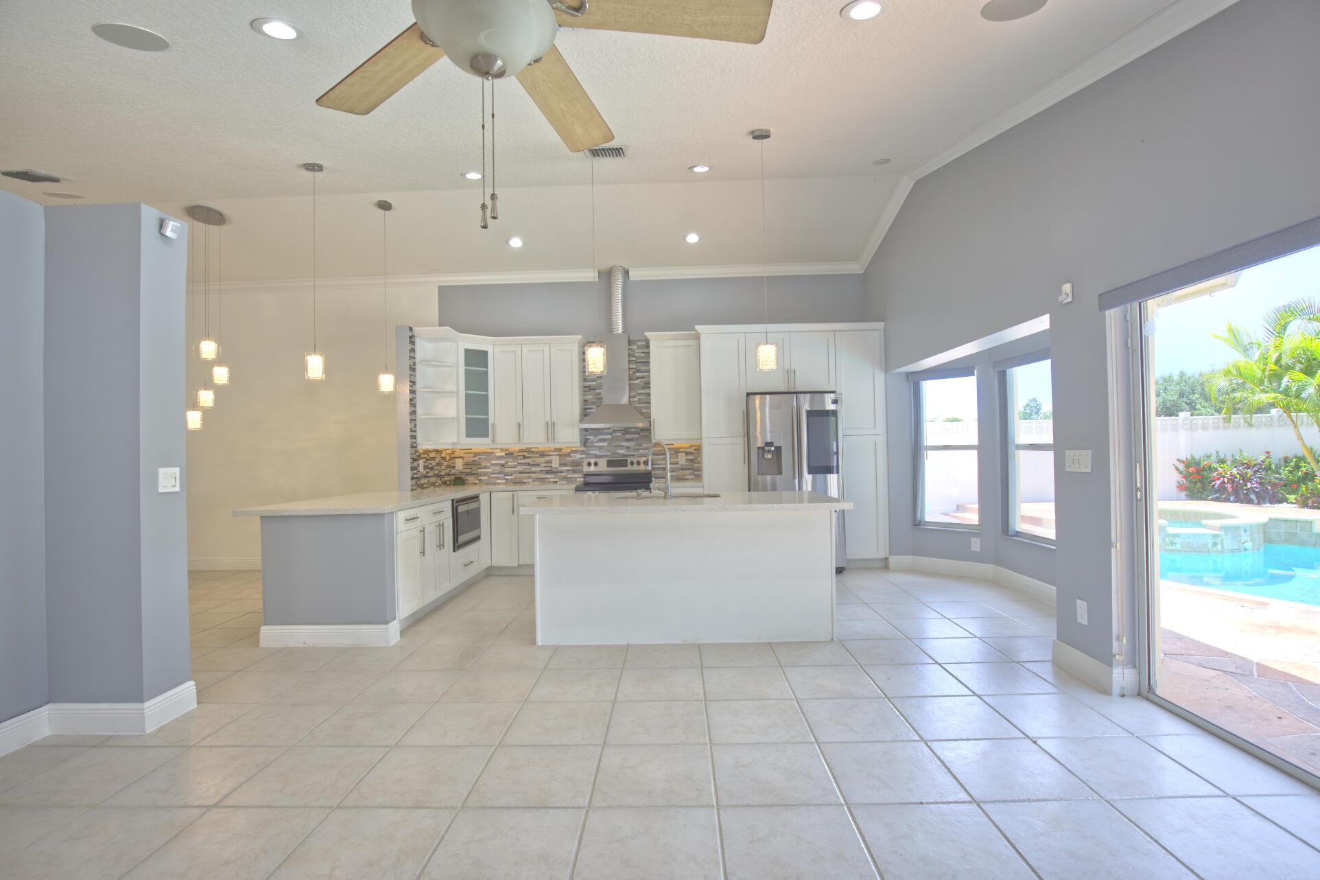 Lawrence Oaks - Residential