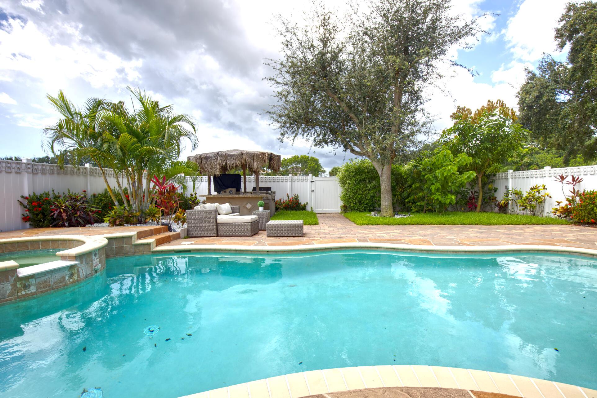 Lawrence Oaks - Residential