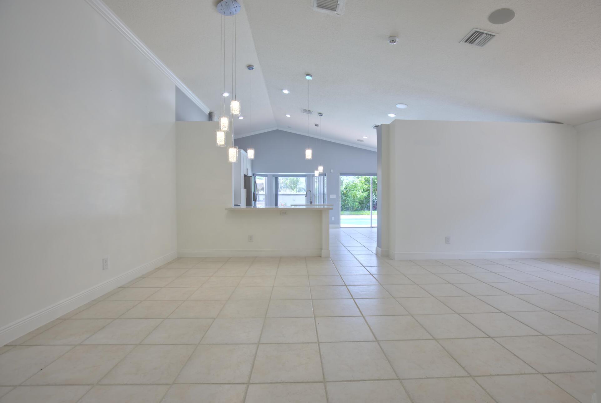 Lawrence Oaks - Residential