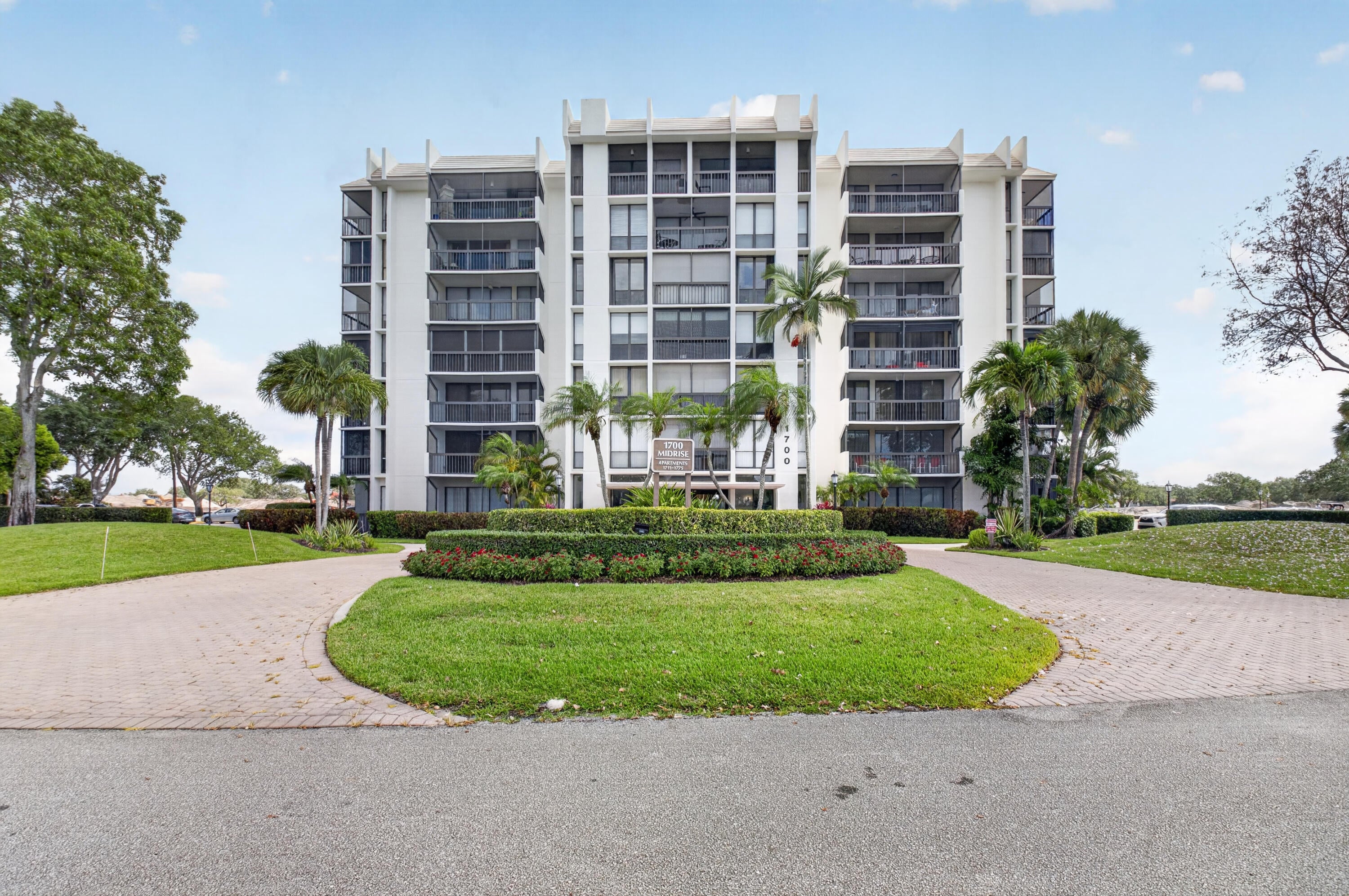 1732 Bridgewood Drive