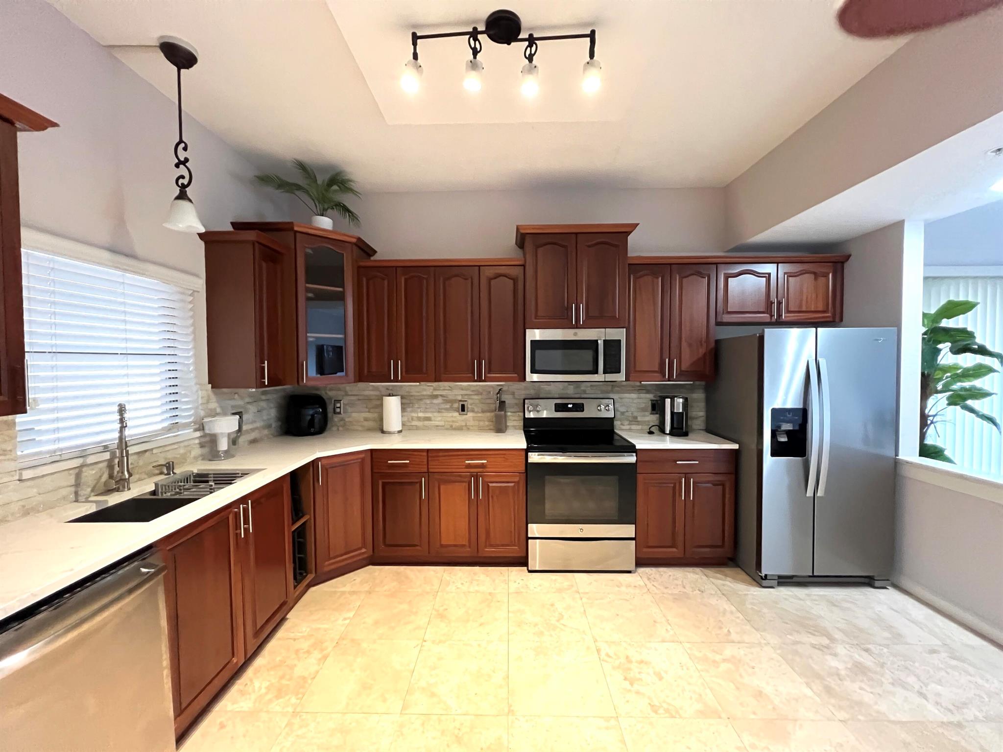 PARK PLACE CONDO - Residential Lease