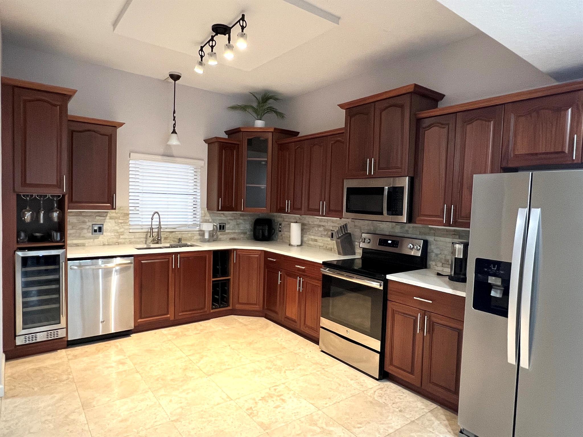 PARK PLACE CONDO - Residential Lease