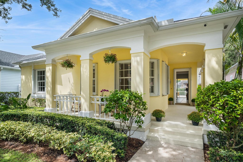 Photo of 254 MARLBERRY Circle, Jupiter, FL 33458 (MLS # B26080244)