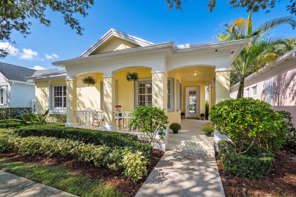 Photo of 254 MARLBERRY Circle, Jupiter, FL 33458 (MLS # B26080244)