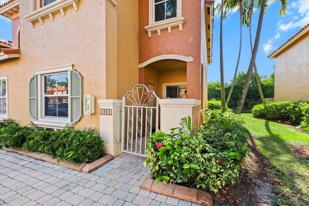Photo of 4962 Leeward Lane #3807, Fort Lauderdale, FL 33312 (MLS # B26066374)