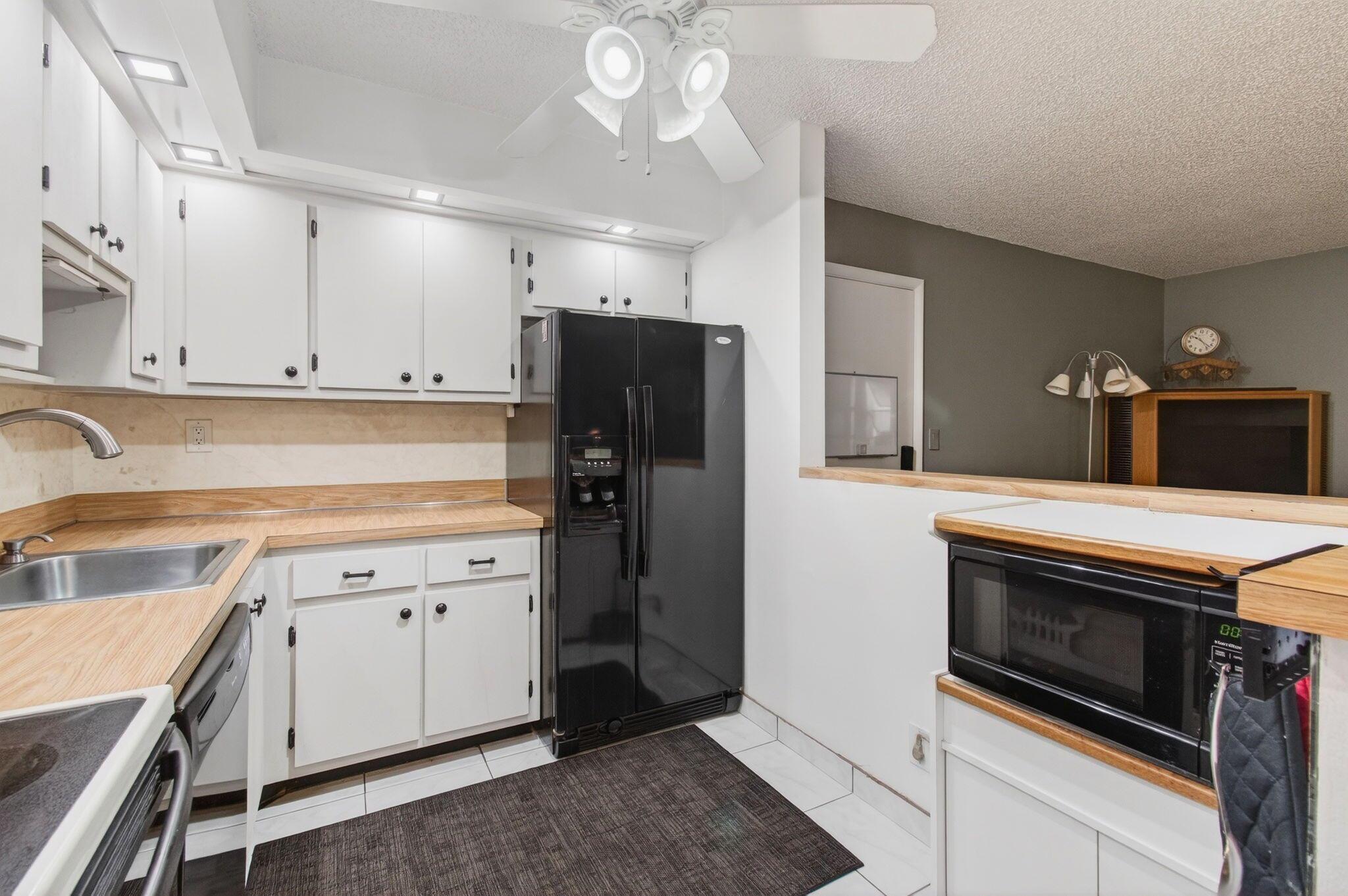 LAKES OF DELRAY - Residential Lease