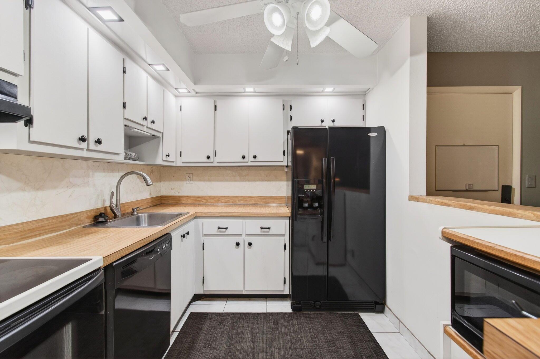 LAKES OF DELRAY - Residential Lease