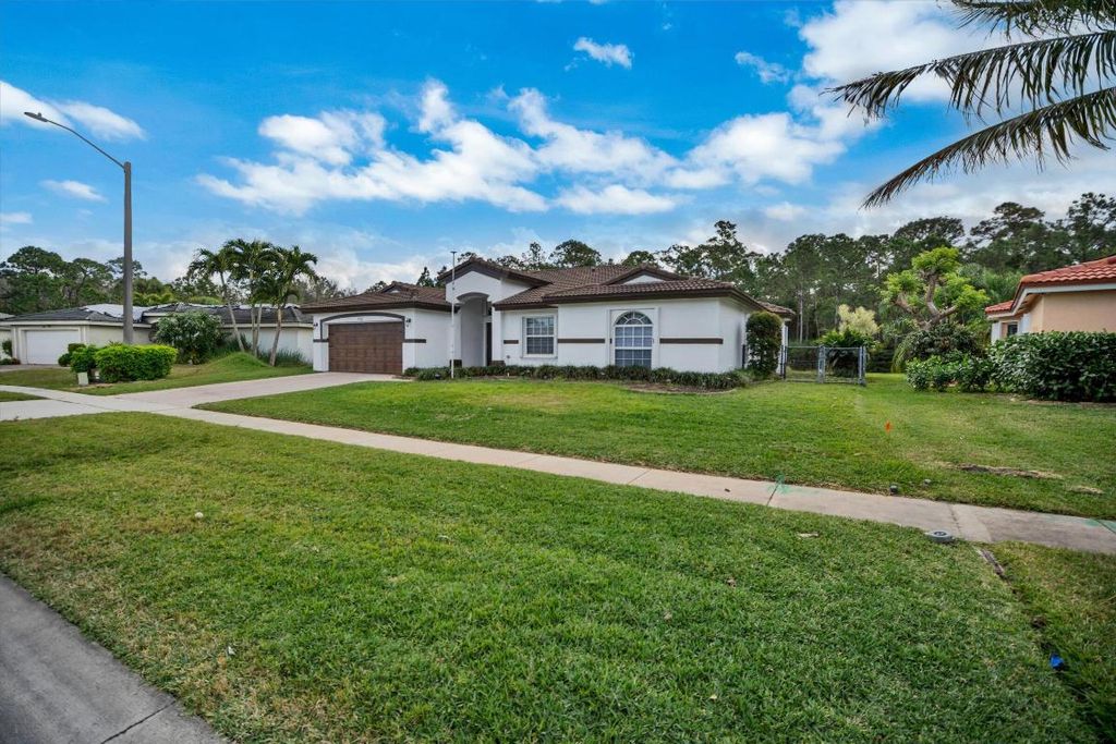 Photo of 112 Cocoplum Circle, Royal Palm Beach, FL 33411 (MLS # R11155711)