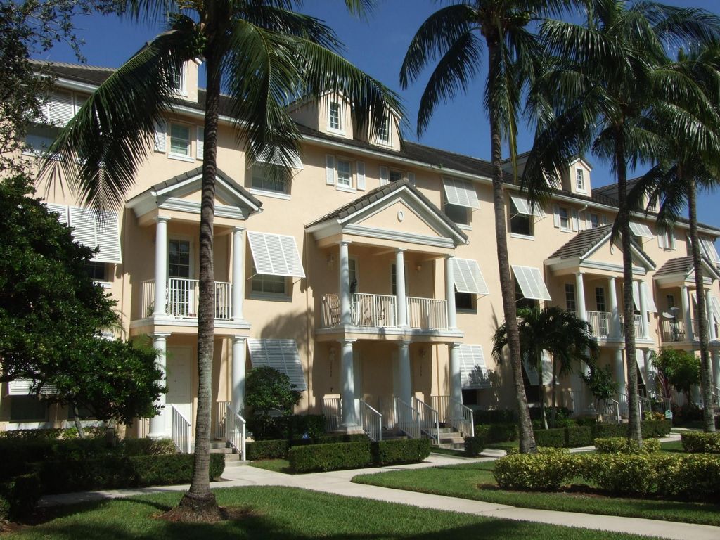 Photo of 1554 Limetree Bay Avenue, Jupiter, FL 33458 (MLS # B26037437)