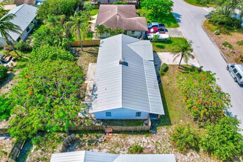 Single Family Residence in Hobe Sound FL 8871 Eagle Avenue Ave 46.jpg