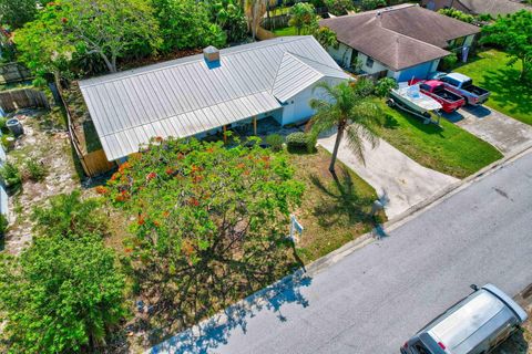 Single Family Residence in Hobe Sound FL 8871 Eagle Avenue Ave 39.jpg