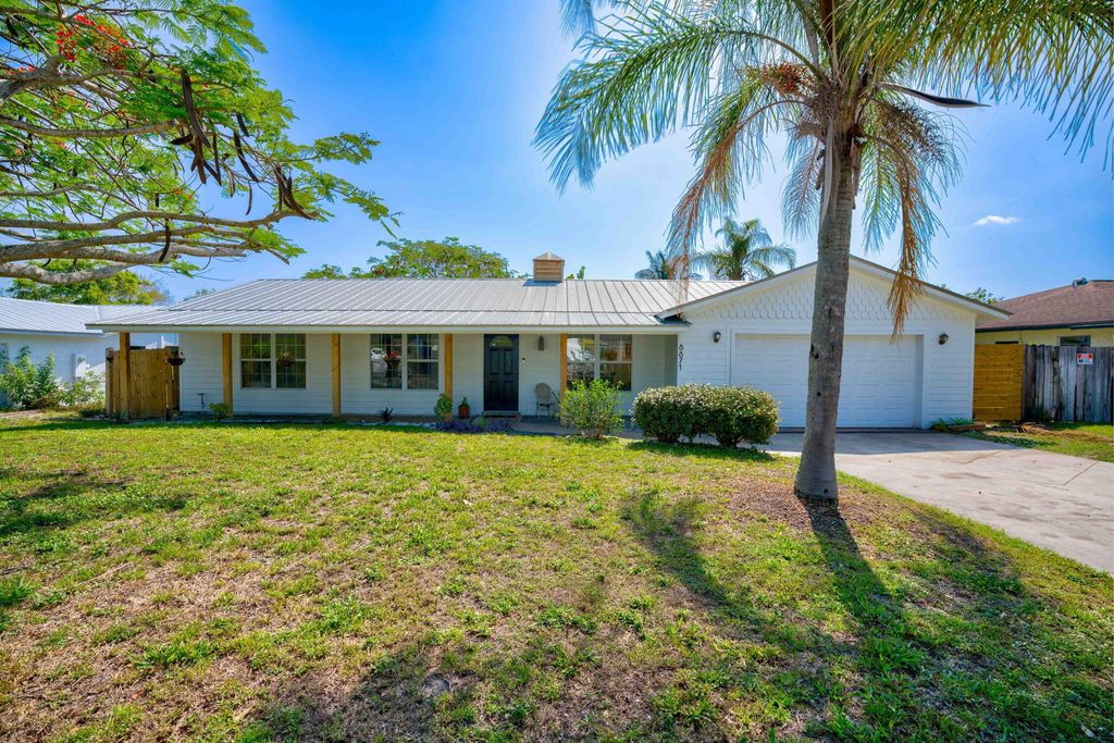 Photo of 8871 SE Eagle Avenue, Hobe Sound, FL 33455 (MLS # R10989132)