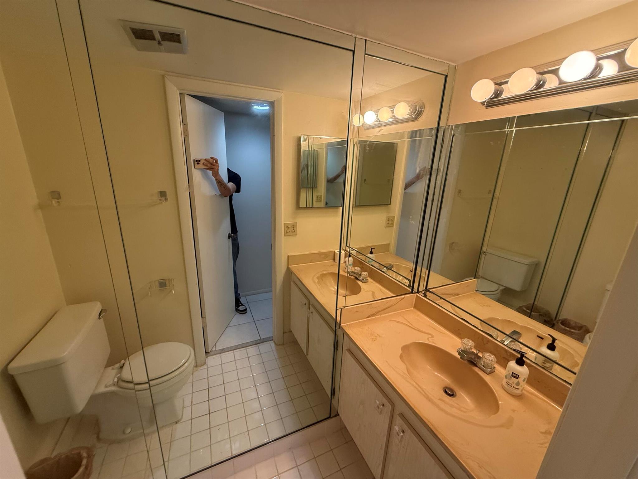 6190 Woodlands Boulevard 118