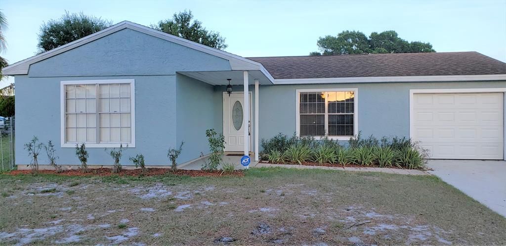 Photo of 1915 SE Avanti Circle, Port Saint Lucie, FL 34952 (MLS # R10714602)