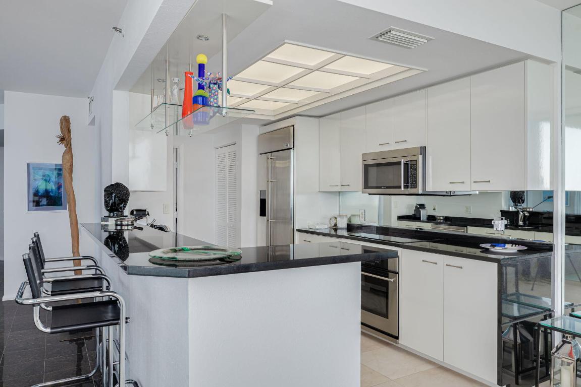 ULTIMAR TWO CONDO - Residential