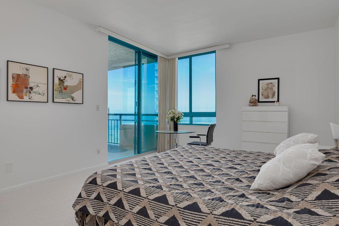 ULTIMAR TWO CONDO - Residential